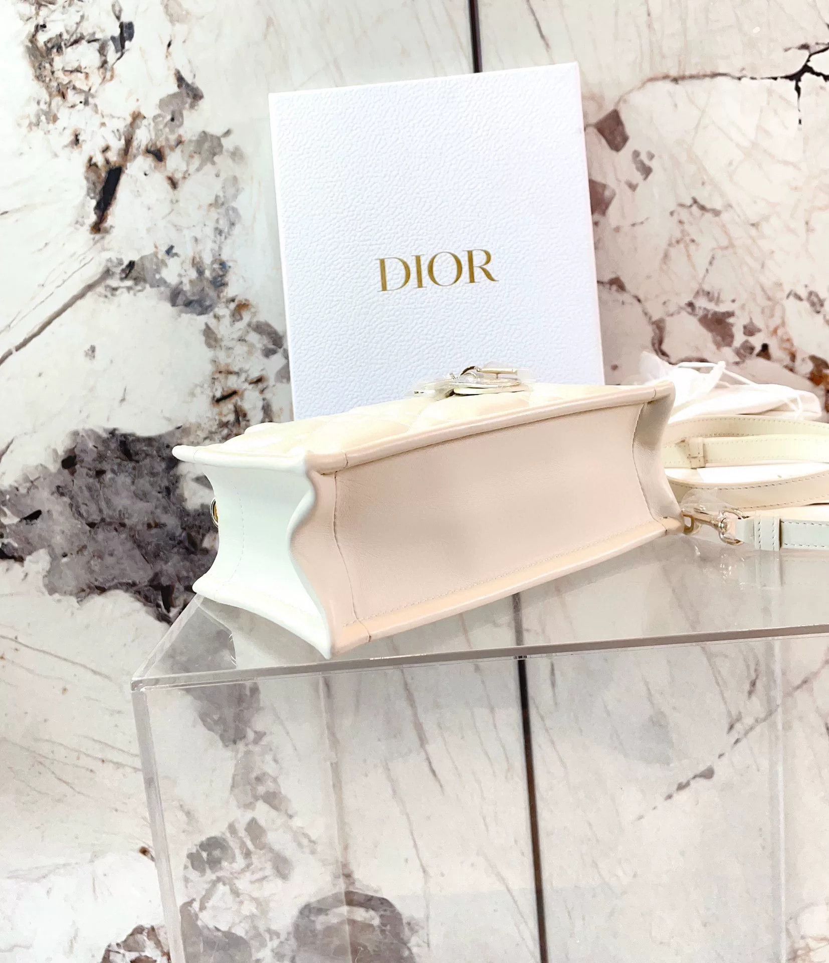Dior Pre-loved Bag Very good condition Size ONE SIZE - 5 Thumbnail
