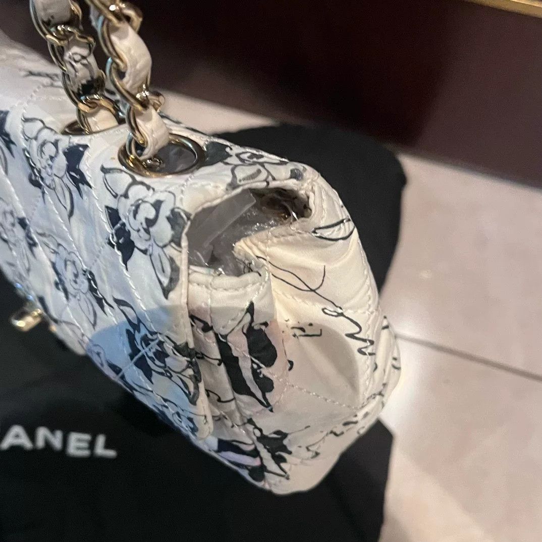 Chanel Pre-loved Bag Very good condition Size ONE SIZE - 5 Thumbnail