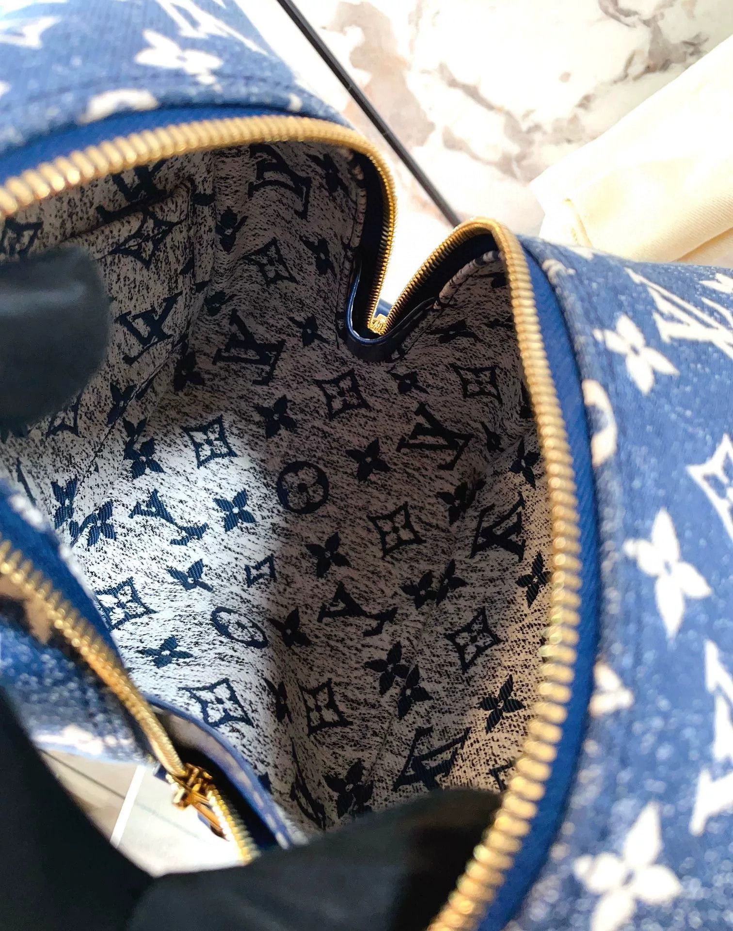 Louis Vuitton Pre-loved Bag Very good condition Size ONE SIZE - 9 Thumbnail