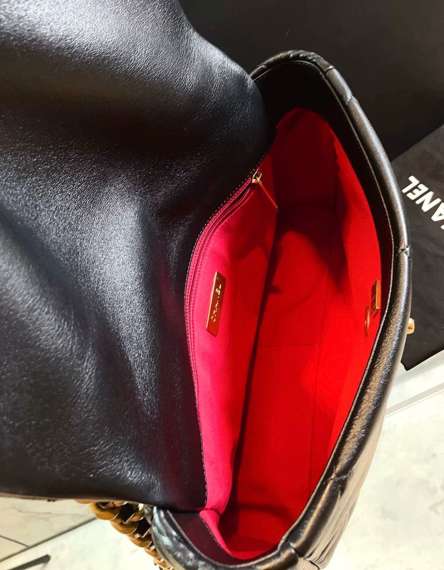 Chanel Pre-loved Bag Very good condition Size ONE SIZE - 9 Thumbnail