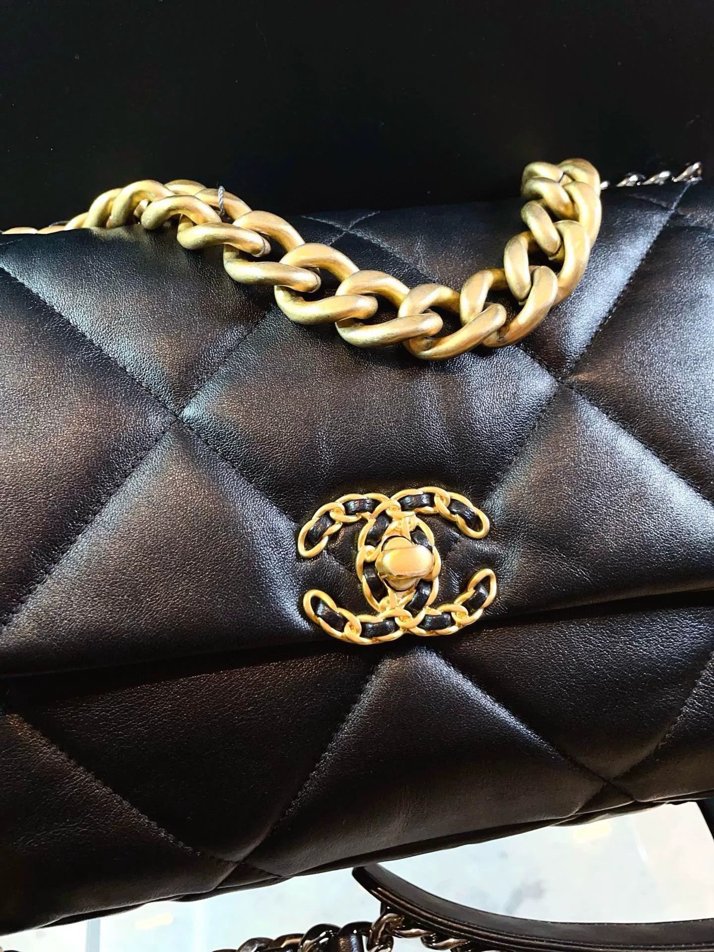 Chanel Pre-loved Bag Very good condition Size ONE SIZE - 7 Thumbnail