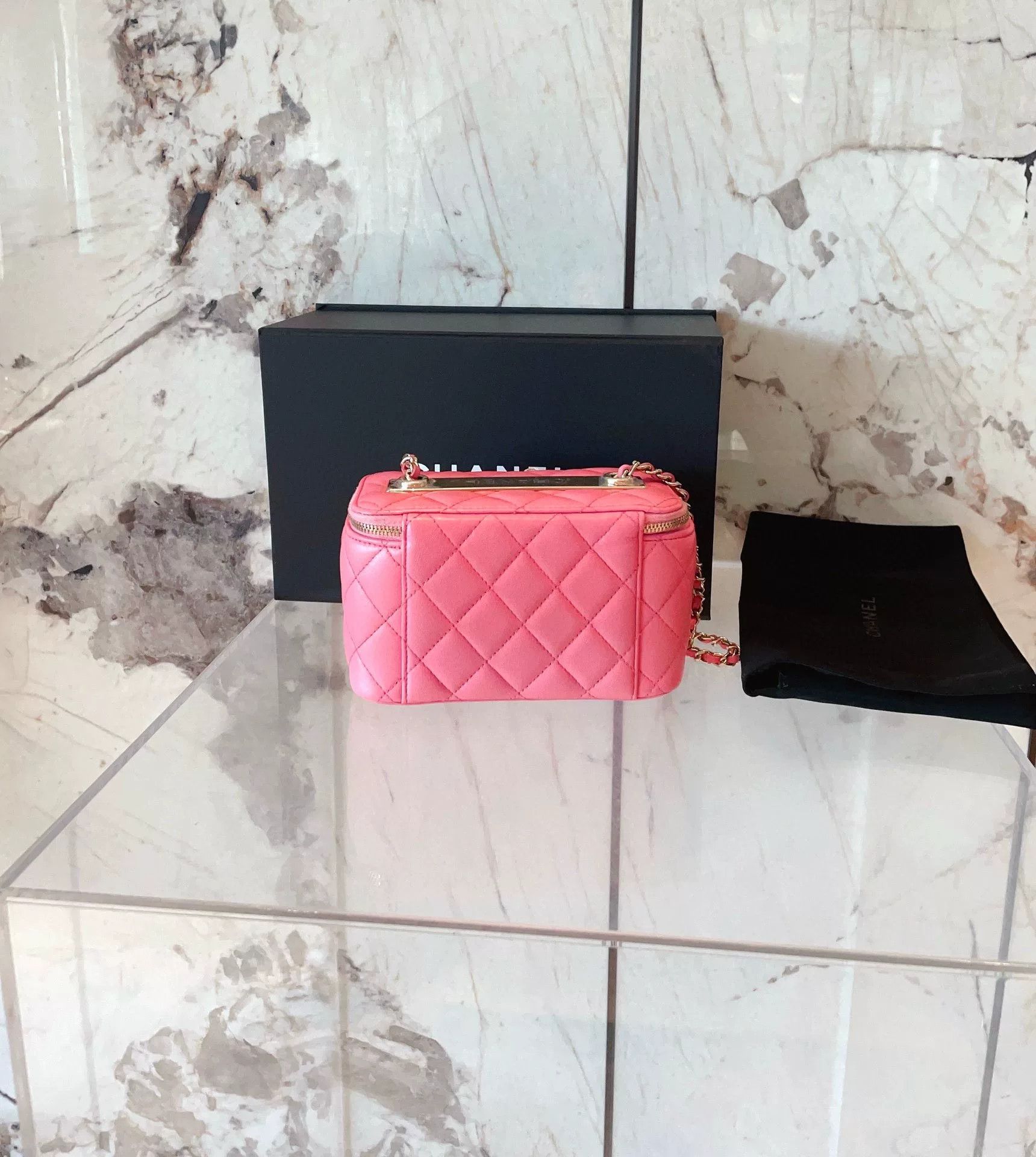 Chanel Pre-loved Bag Very good condition Size ONE SIZE - 2 Thumbnail
