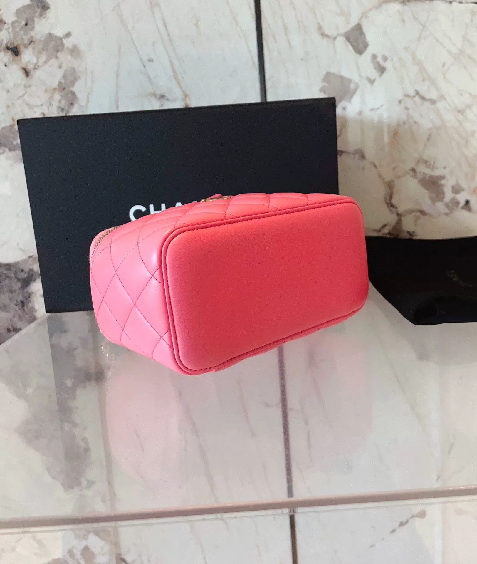 Chanel Pre-loved Bag Very good condition Size ONE SIZE - 5 Thumbnail