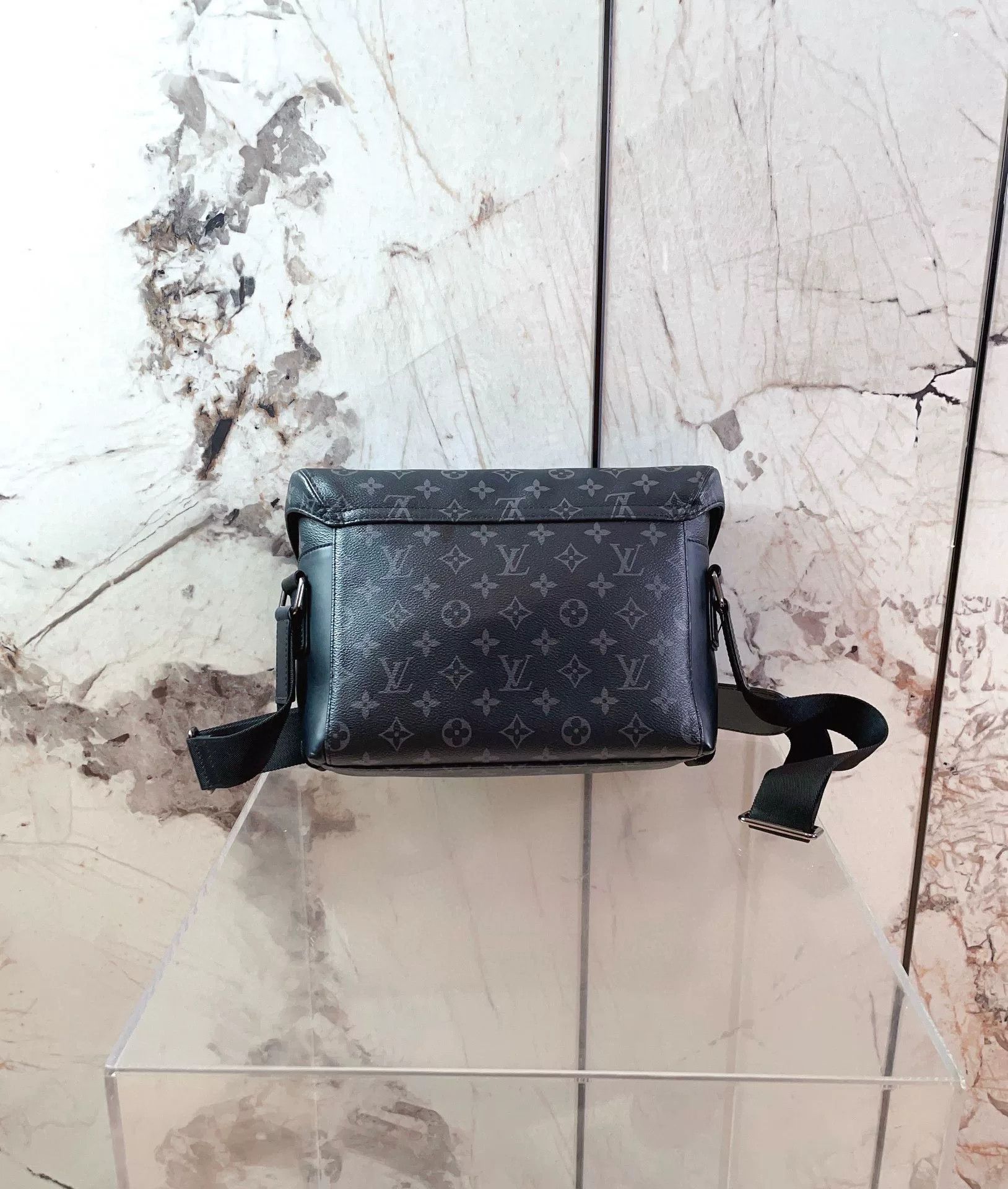 Louis Vuitton Pre-loved Bag Very good condition Size ONE SIZE - 2 Thumbnail
