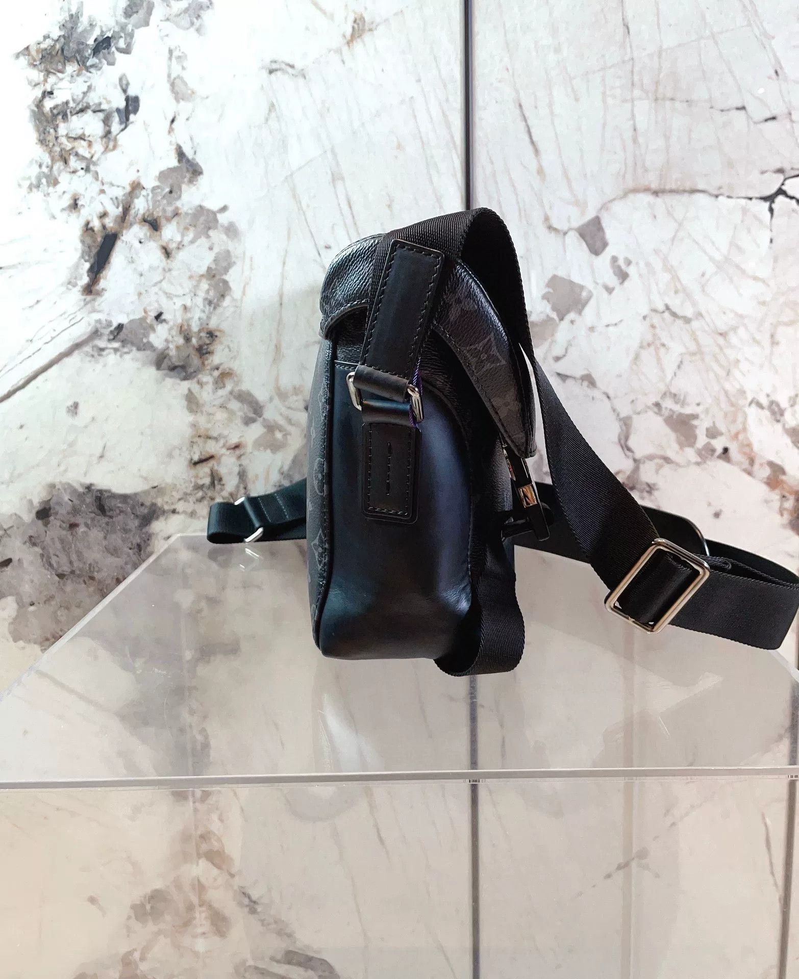 Louis Vuitton Pre-loved Bag Very good condition Size ONE SIZE - 3 Thumbnail