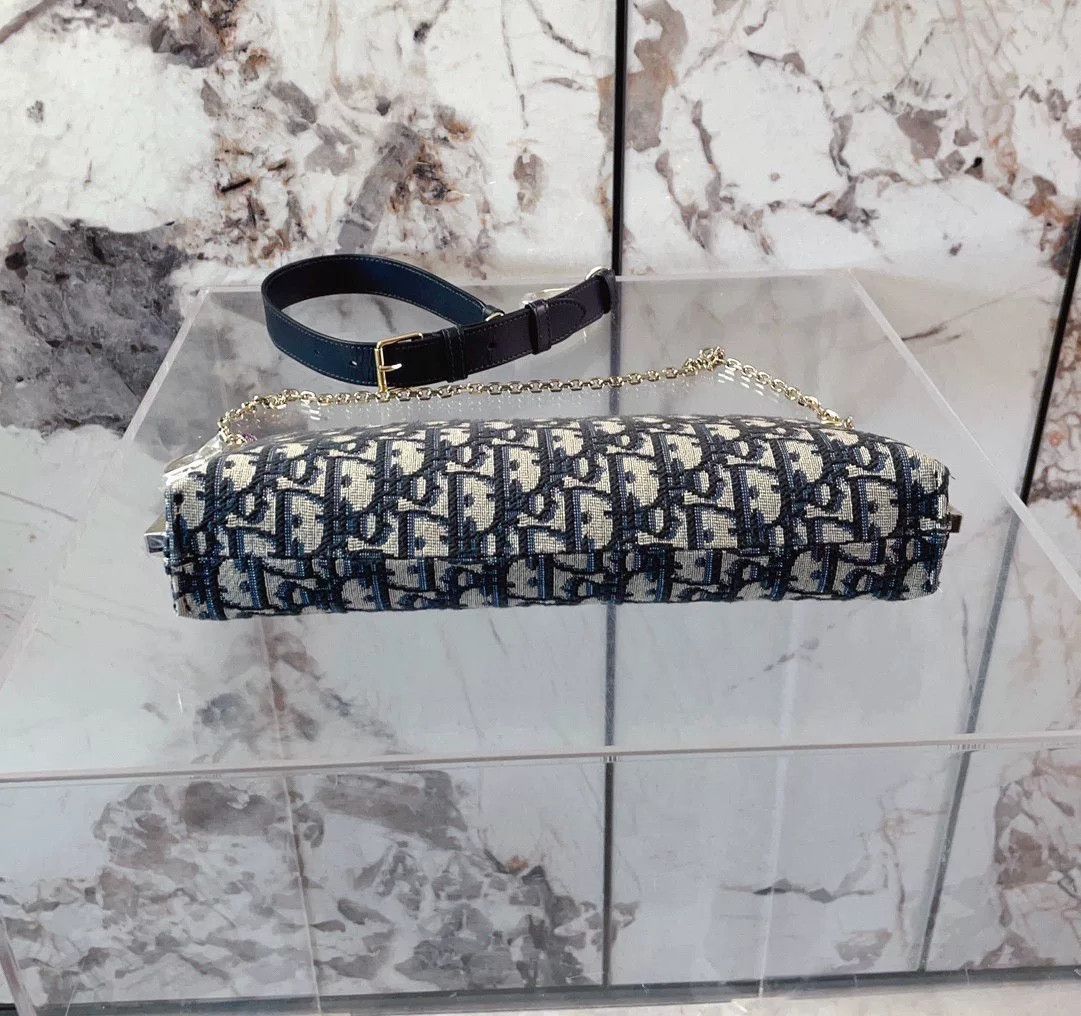 Dior Pre-loved Bag Very good condition Size ONE SIZE - 4 Thumbnail