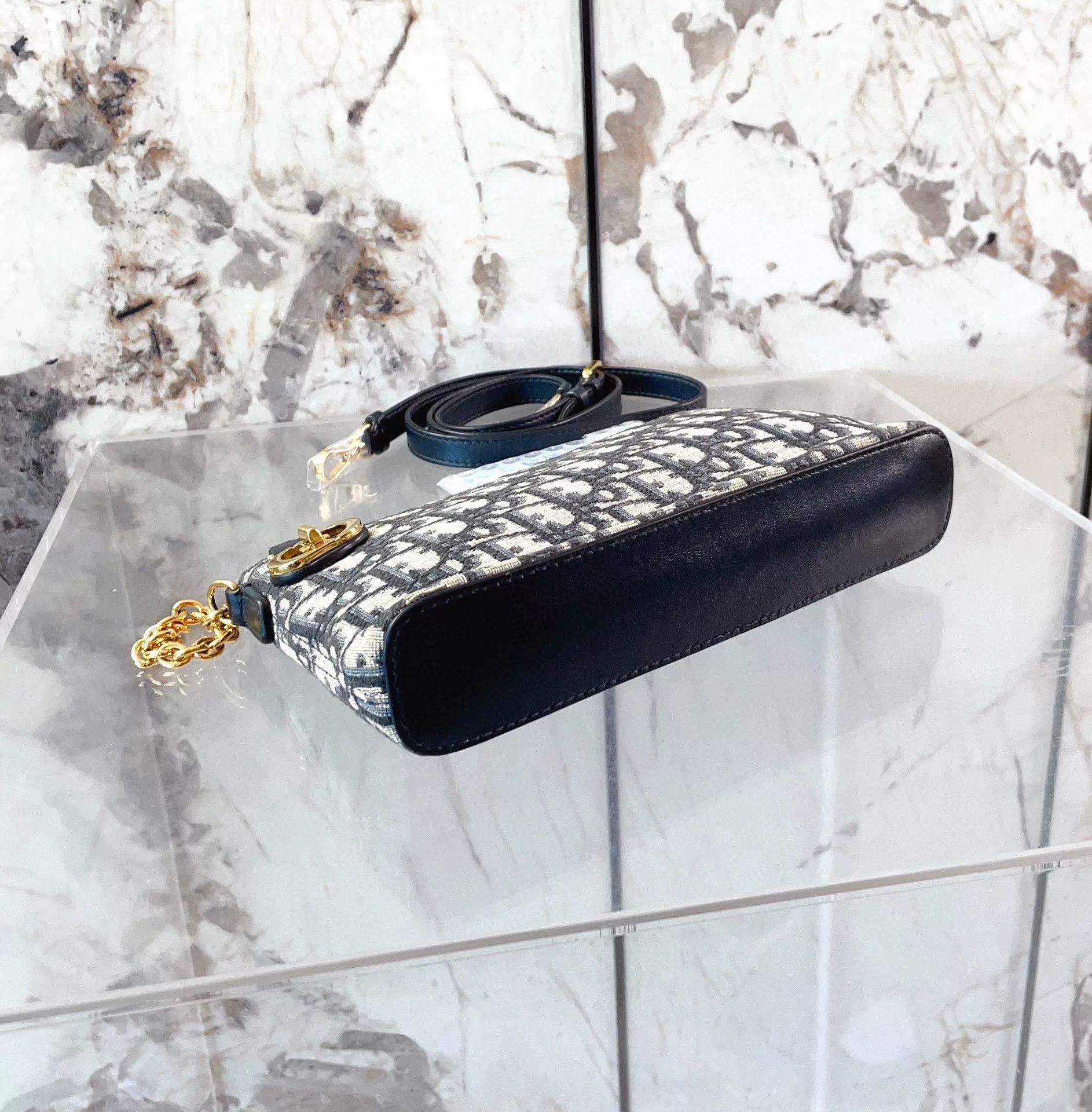 Dior Pre-loved Bag Very good condition Size ONE SIZE - 5 Thumbnail