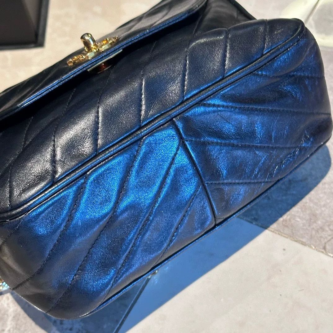 Chanel Pre-loved Bag Very good condition Size ONE SIZE - 9 Thumbnail