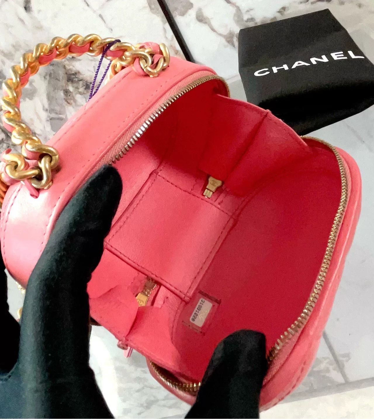 Chanel Pre-loved Bag Very good condition Size ONE SIZE - 9 Thumbnail