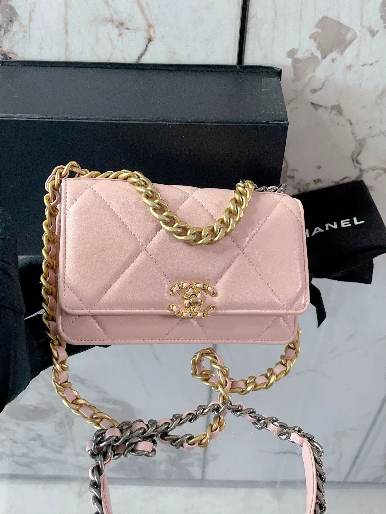 Chanel Pre-loved Bag Very good condition Size ONE SIZE - 6 Thumbnail