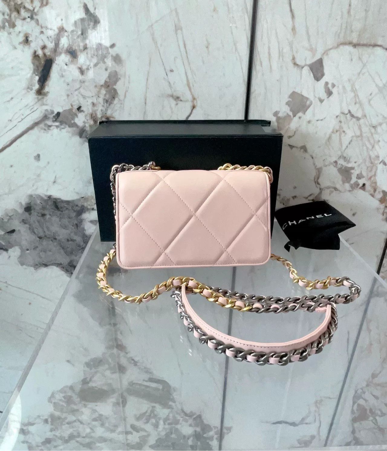 Chanel Pre-loved Bag Very good condition Size ONE SIZE - 2 Thumbnail