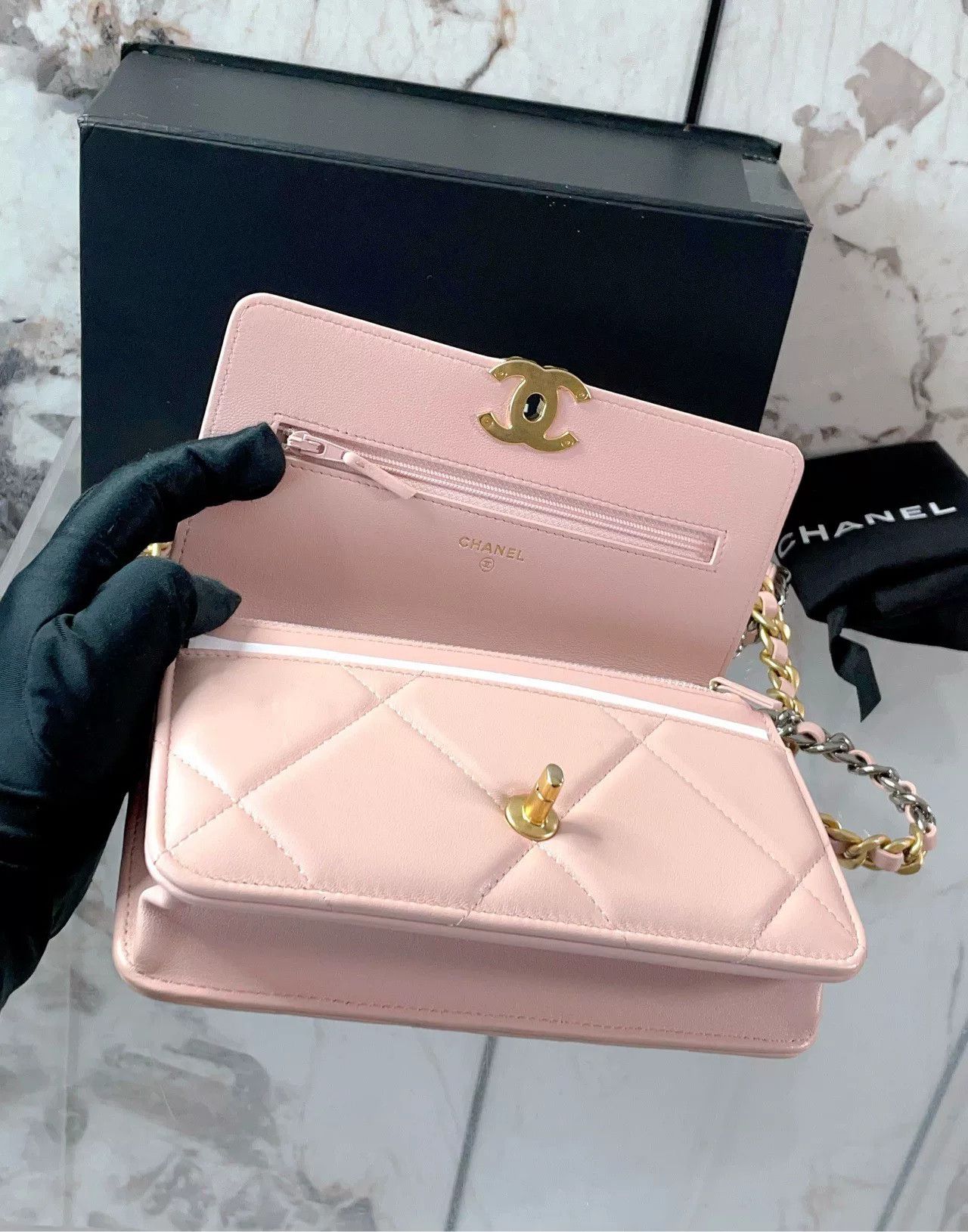 Chanel Pre-loved Bag Very good condition Size ONE SIZE - 7 Thumbnail
