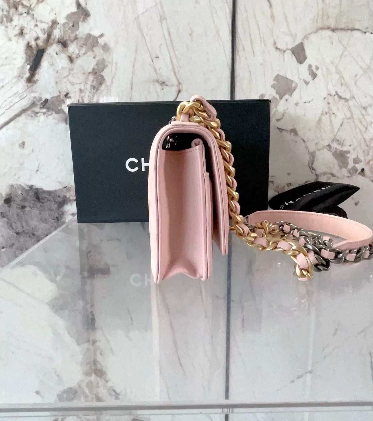 Chanel Pre-loved Bag Very good condition Size ONE SIZE - 3 Thumbnail