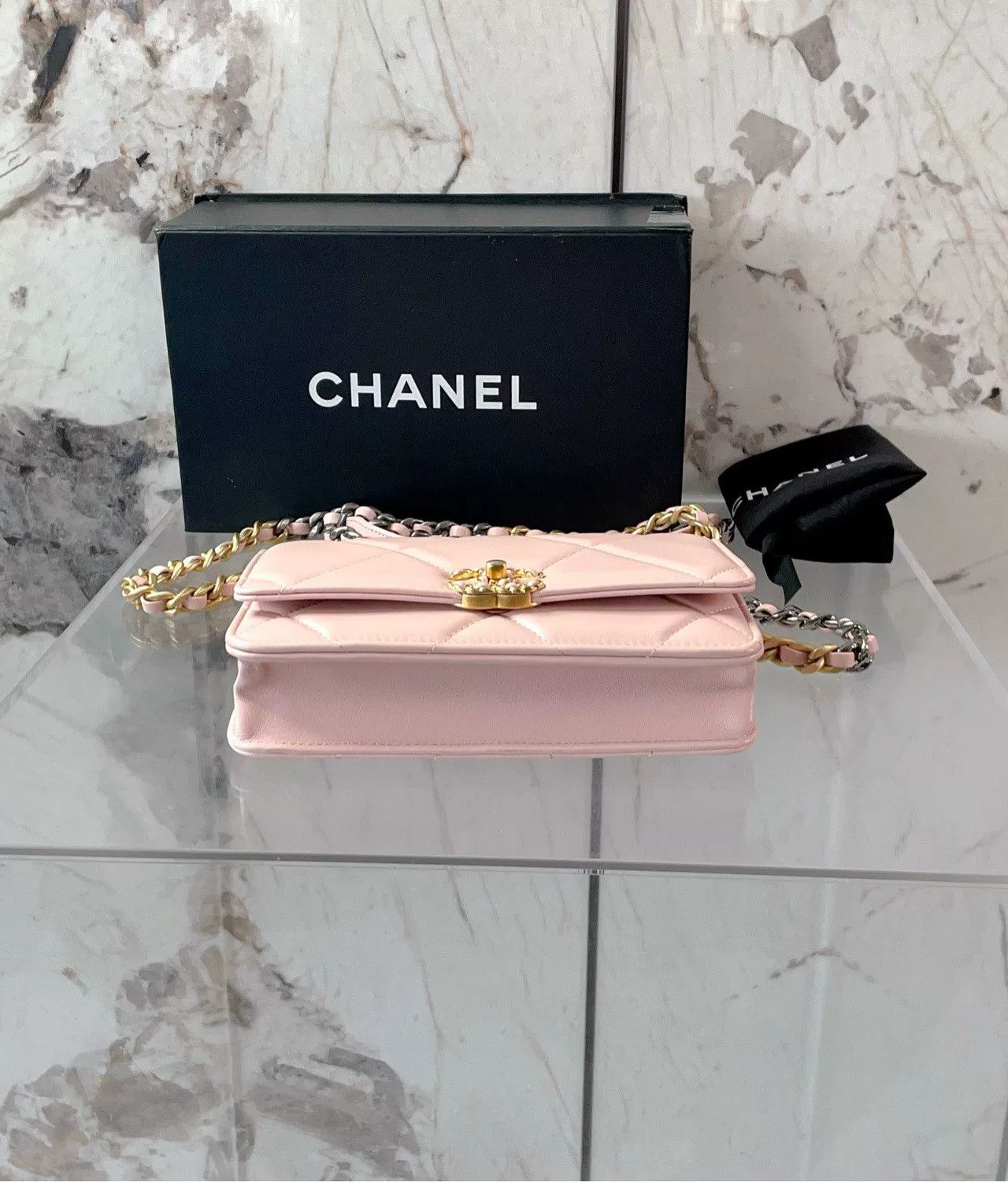 Chanel Pre-loved Bag Very good condition Size ONE SIZE - 4 Thumbnail