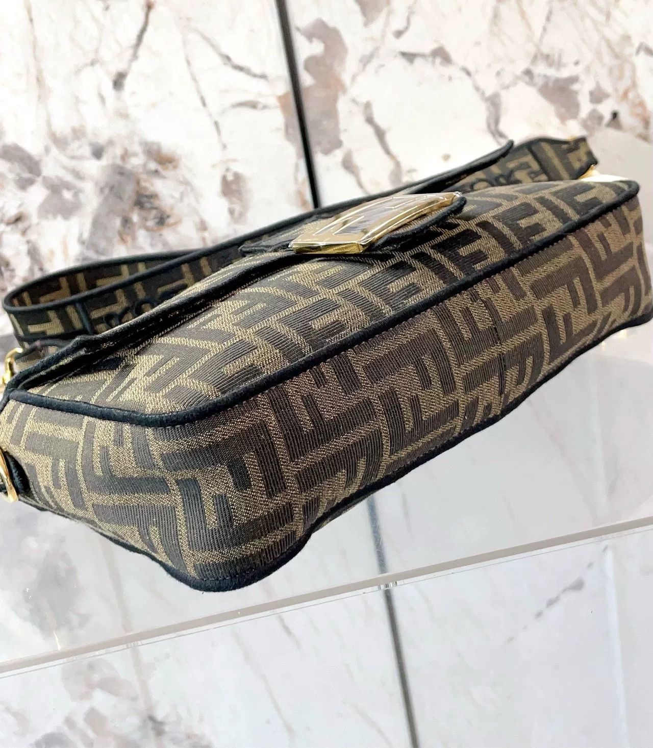 Fendi Pre-loved Bag Very good condition Size ONE SIZE - 5 Thumbnail