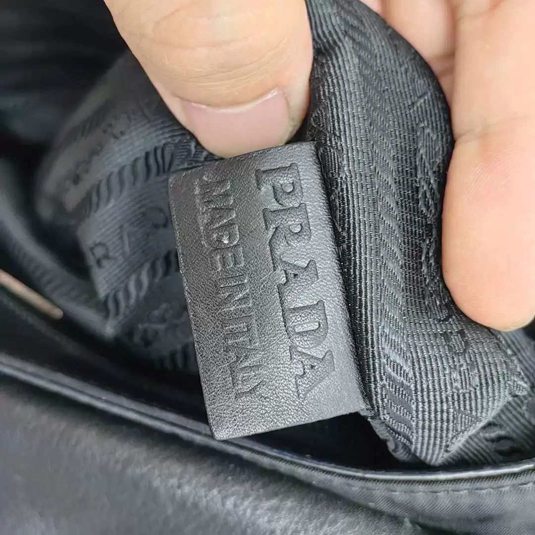 Prada Pre-loved Bag Very good condition Size ONE SIZE - 6 Thumbnail