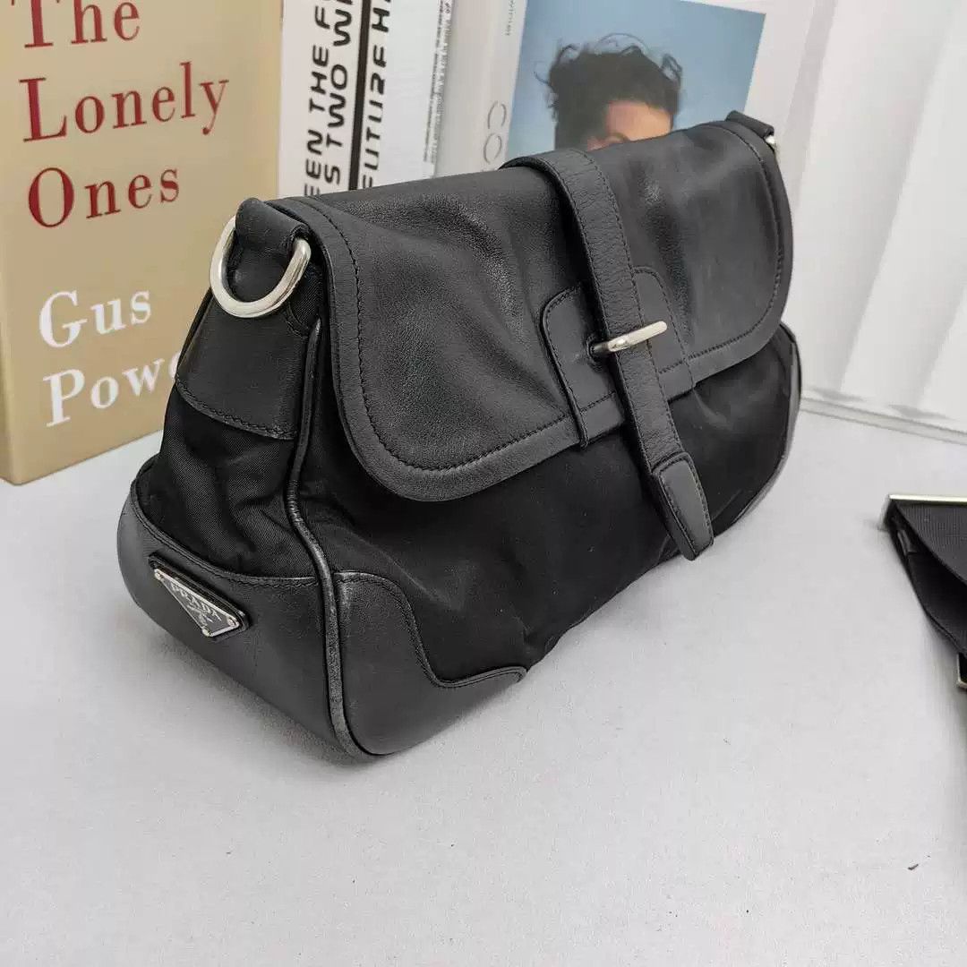 Prada Pre-loved Bag Very good condition Size ONE SIZE - 7 Thumbnail
