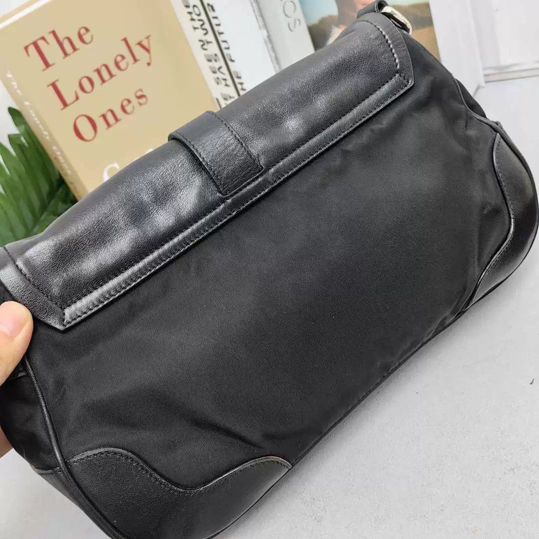 Prada Pre-loved Bag Very good condition Size ONE SIZE - 4 Thumbnail