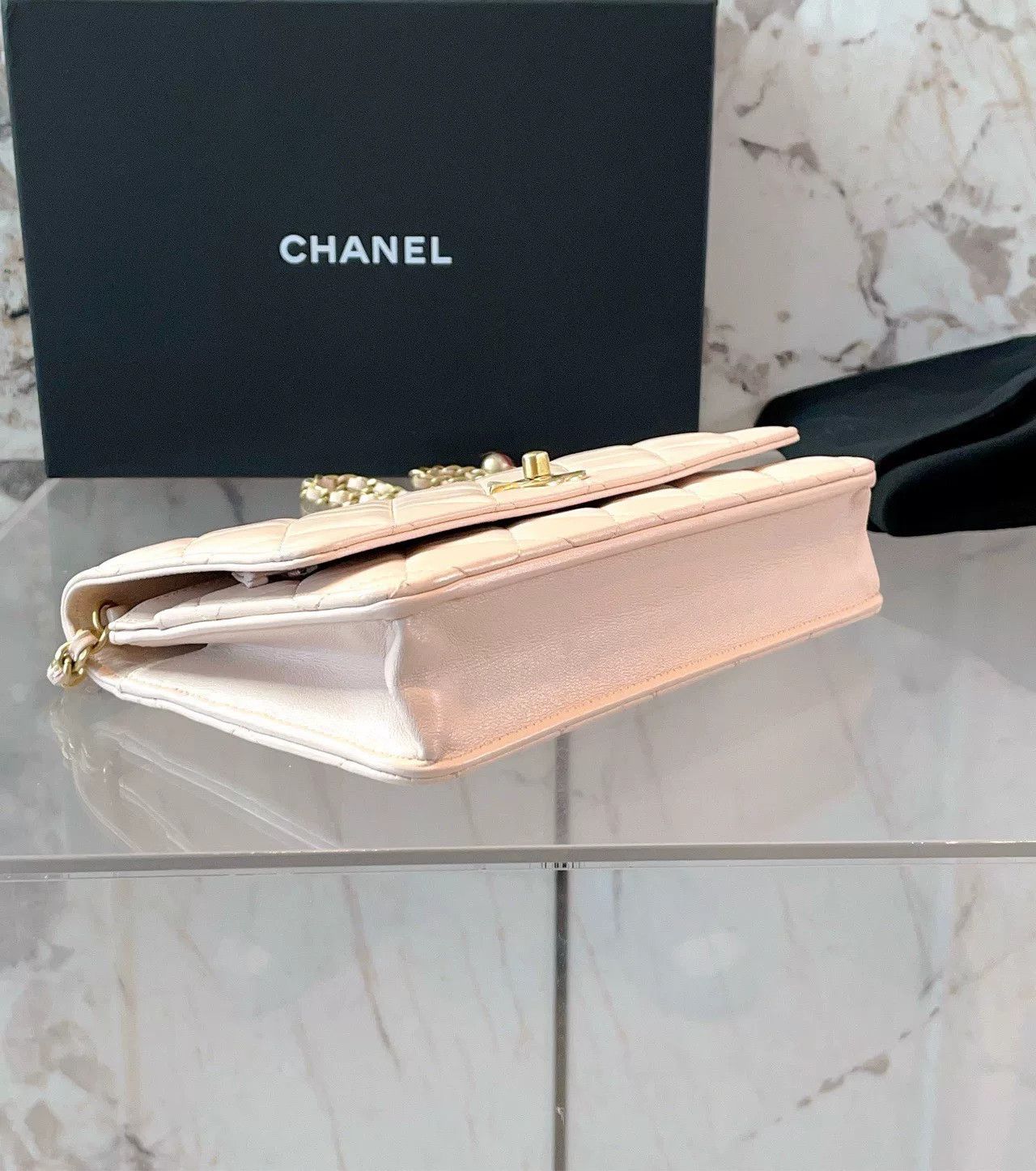 Chanel Pre-loved Bag Very good condition Size ONE SIZE - 5 Thumbnail