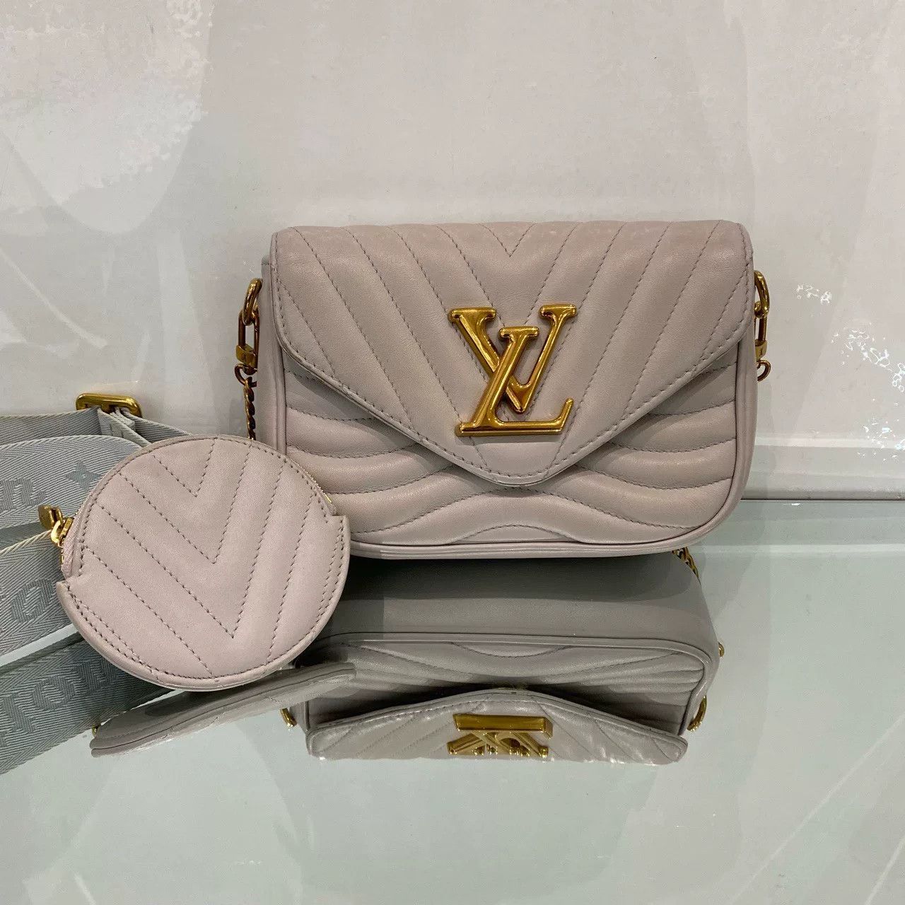 Louis Vuitton Pre-loved Bag Very good condition Size ONE SIZE - 8 Thumbnail