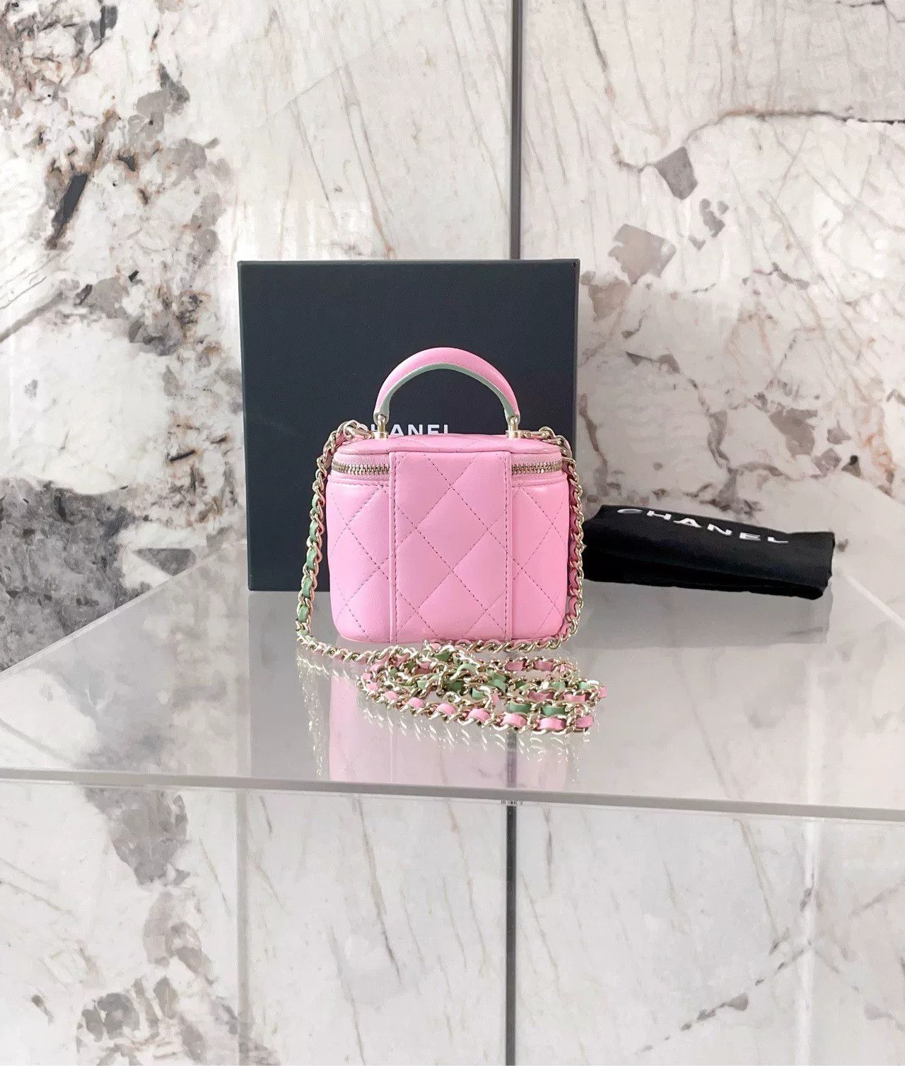 Chanel Pre-loved Bag Very good condition Size ONE SIZE - 2 Thumbnail