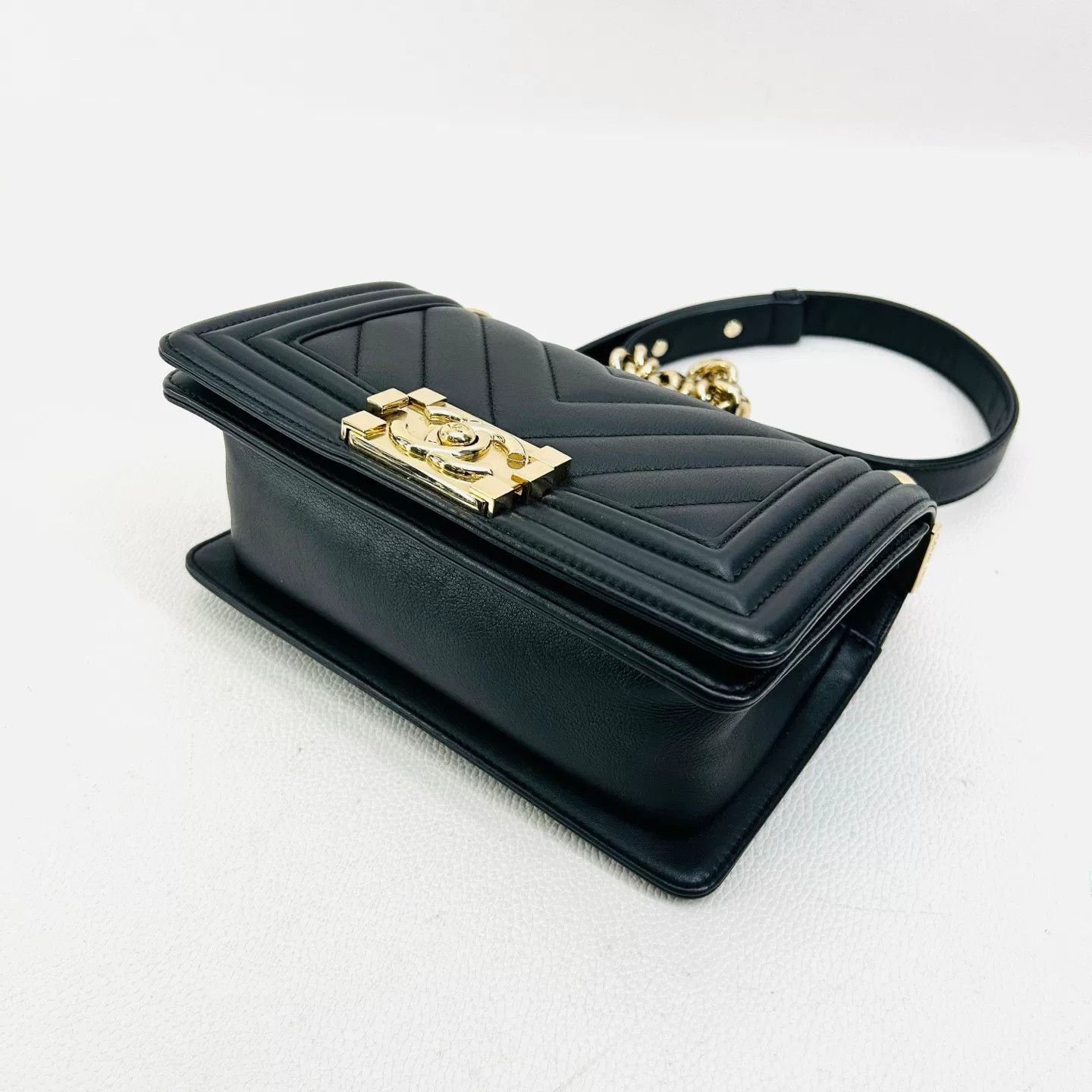 Chanel Pre-loved Bag Very good condition Size ONE SIZE - 3 Thumbnail
