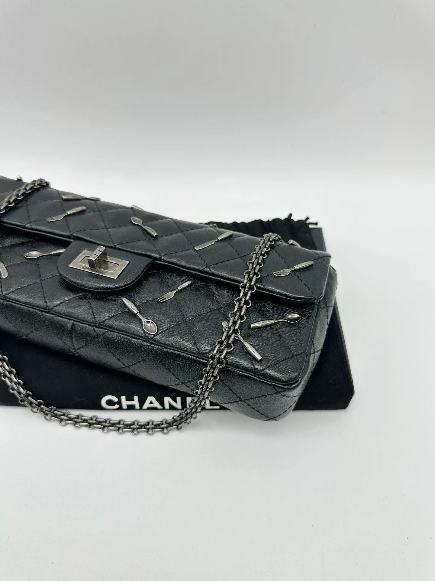 Chanel Pre-loved Bag Very good condition Size ONE SIZE - 5 Thumbnail