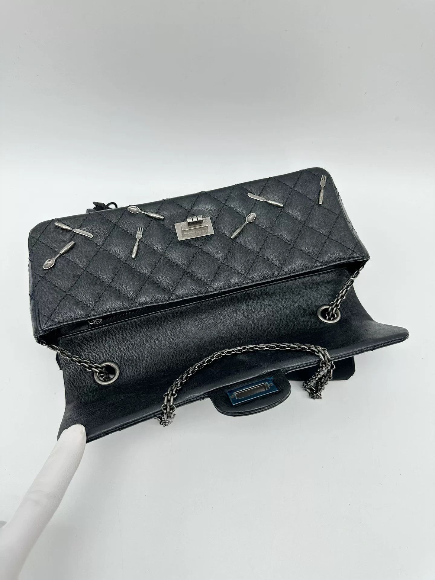 Chanel Pre-loved Bag Very good condition Size ONE SIZE - 7 Thumbnail