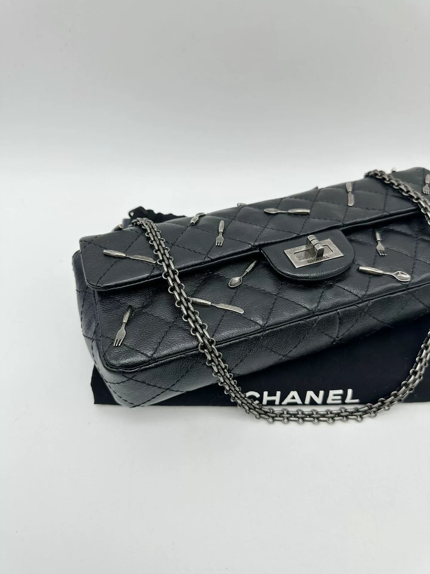 Chanel Pre-loved Bag Very good condition Size ONE SIZE - 4 Thumbnail