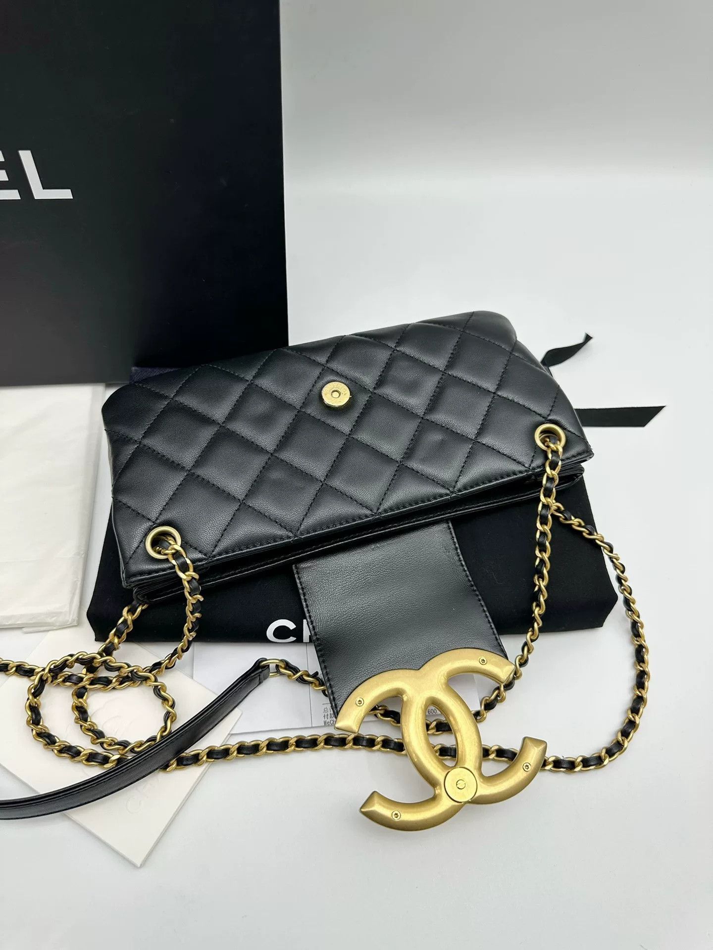 Chanel Pre-loved Bag Very good condition Size ONE SIZE - 6 Thumbnail