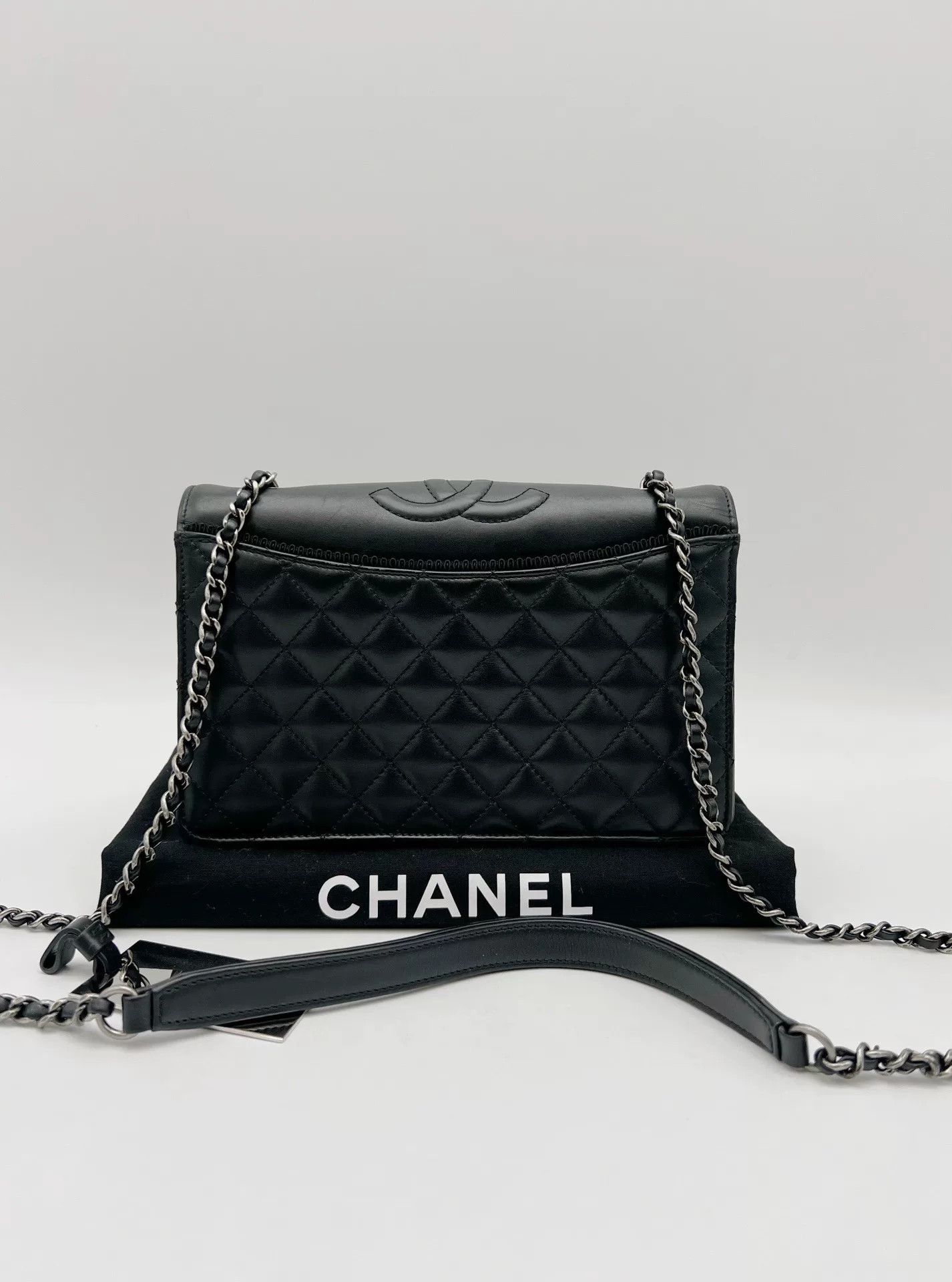 Chanel Pre-loved Bag Very good condition Size ONE SIZE - 2 Thumbnail