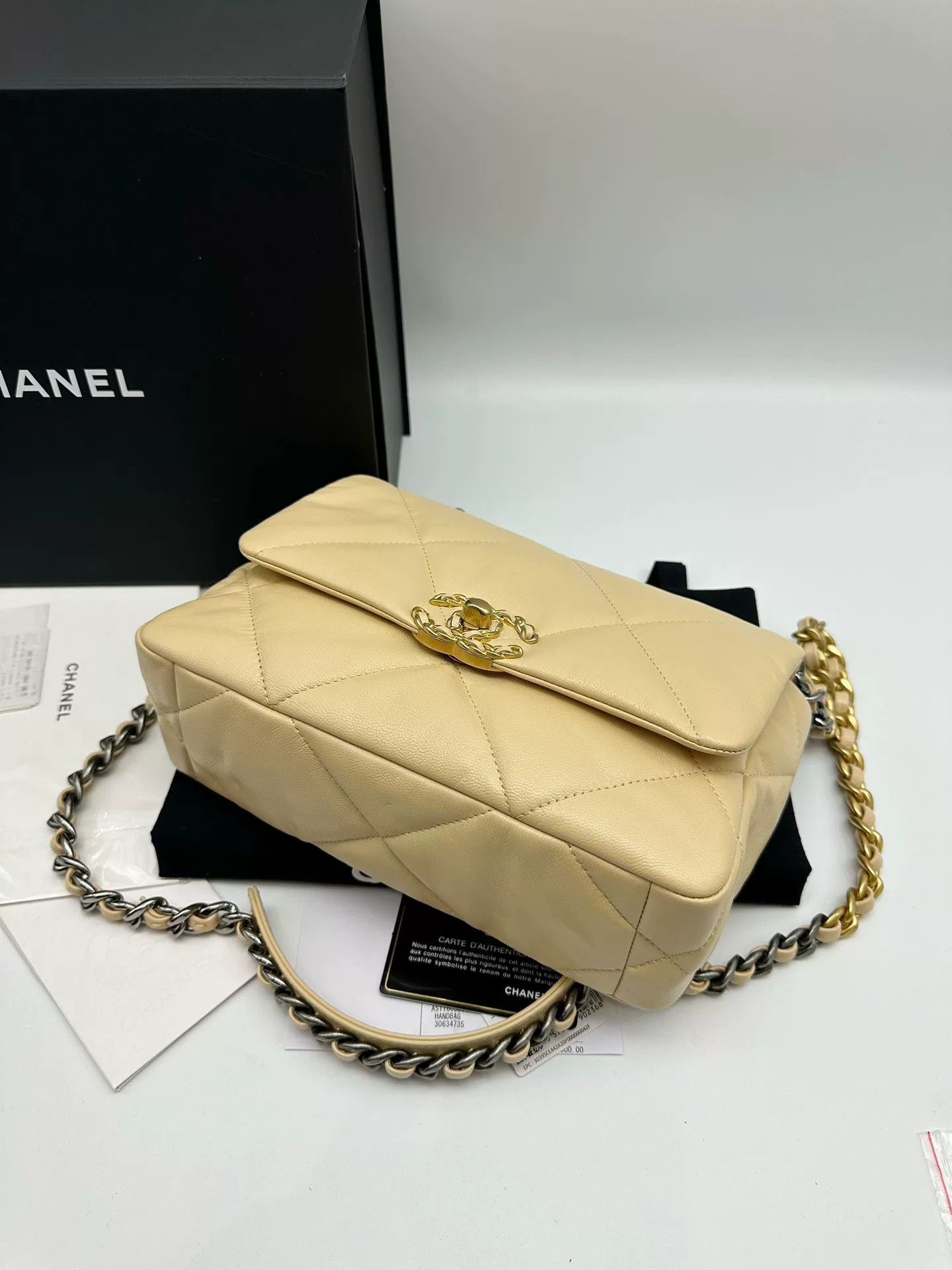 Chanel Pre-loved Bag Very good condition Size ONE SIZE - 4 Thumbnail