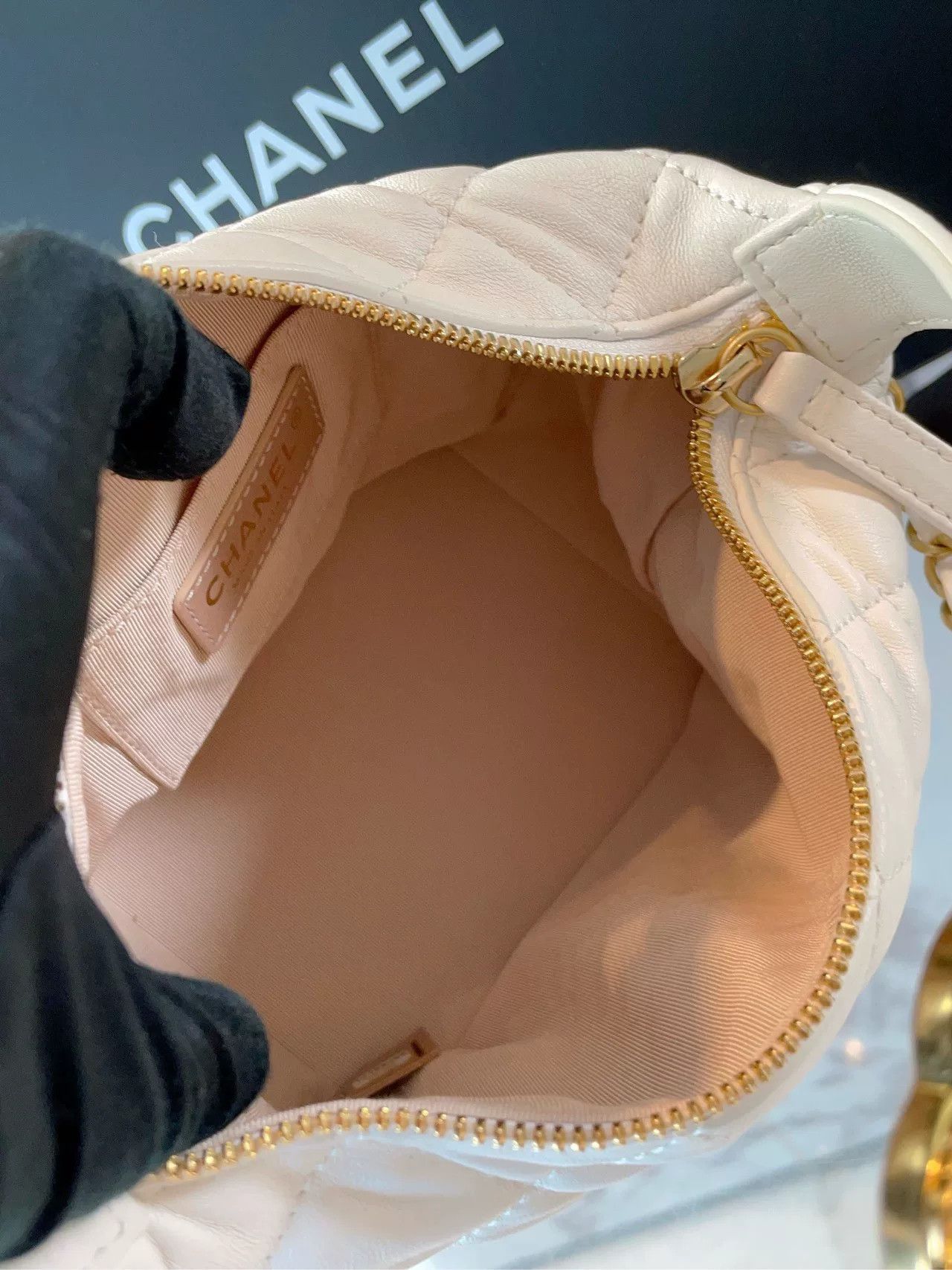 Chanel Pre-loved Bag Very good condition Size ONE SIZE - 9 Thumbnail