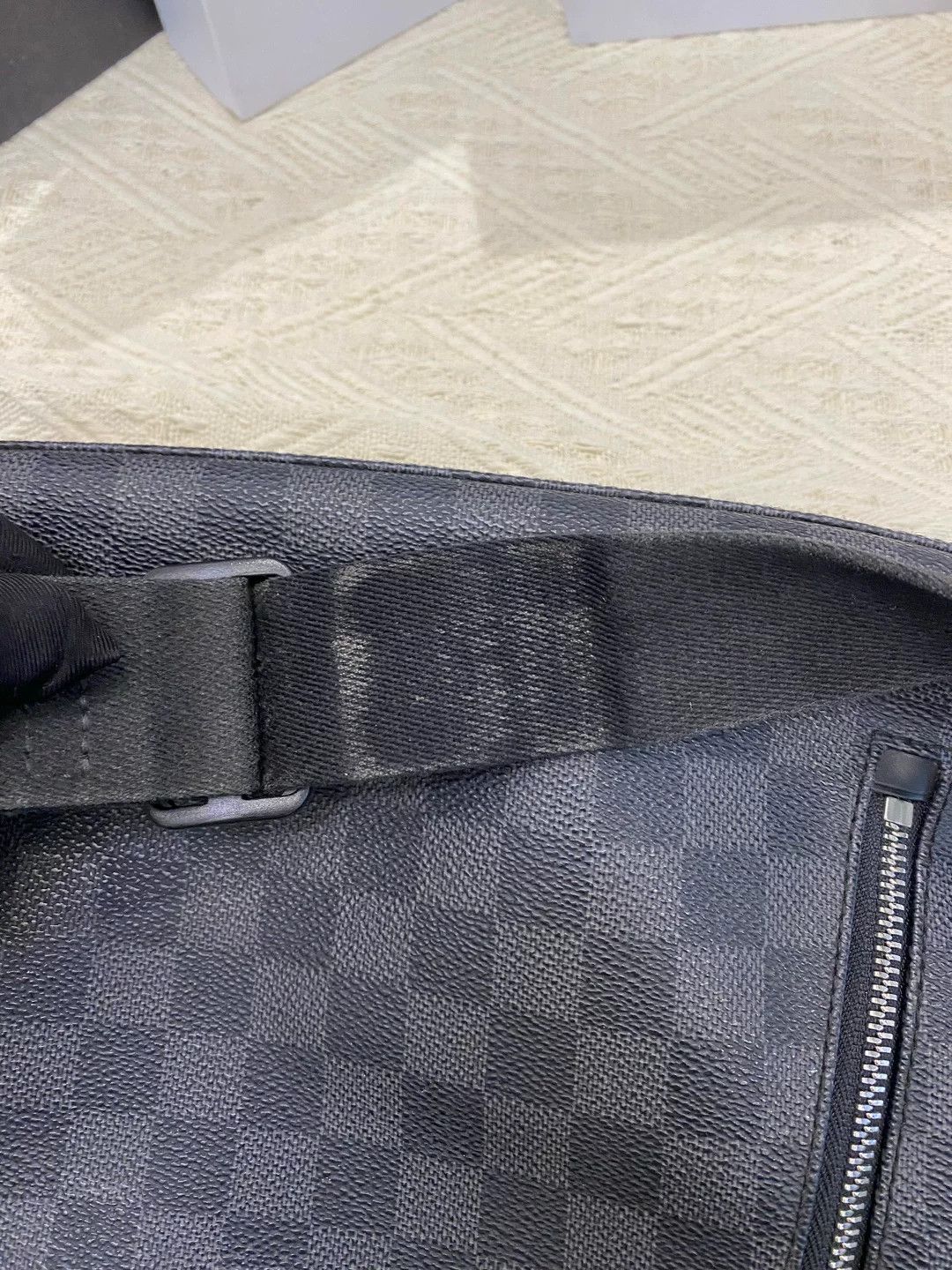 Louis Vuitton Pre-loved Bag Very good condition Size ONE SIZE - 4 Thumbnail