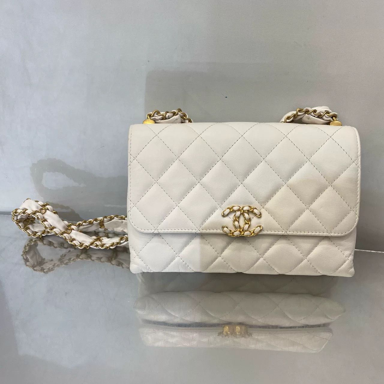 Chanel Pre-loved Bag Very good condition Size ONE SIZE - 2 Thumbnail