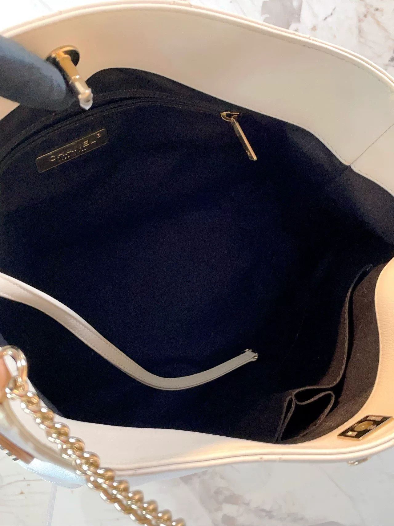 Chanel Pre-loved Bag Very good condition Size ONE SIZE - 9 Thumbnail
