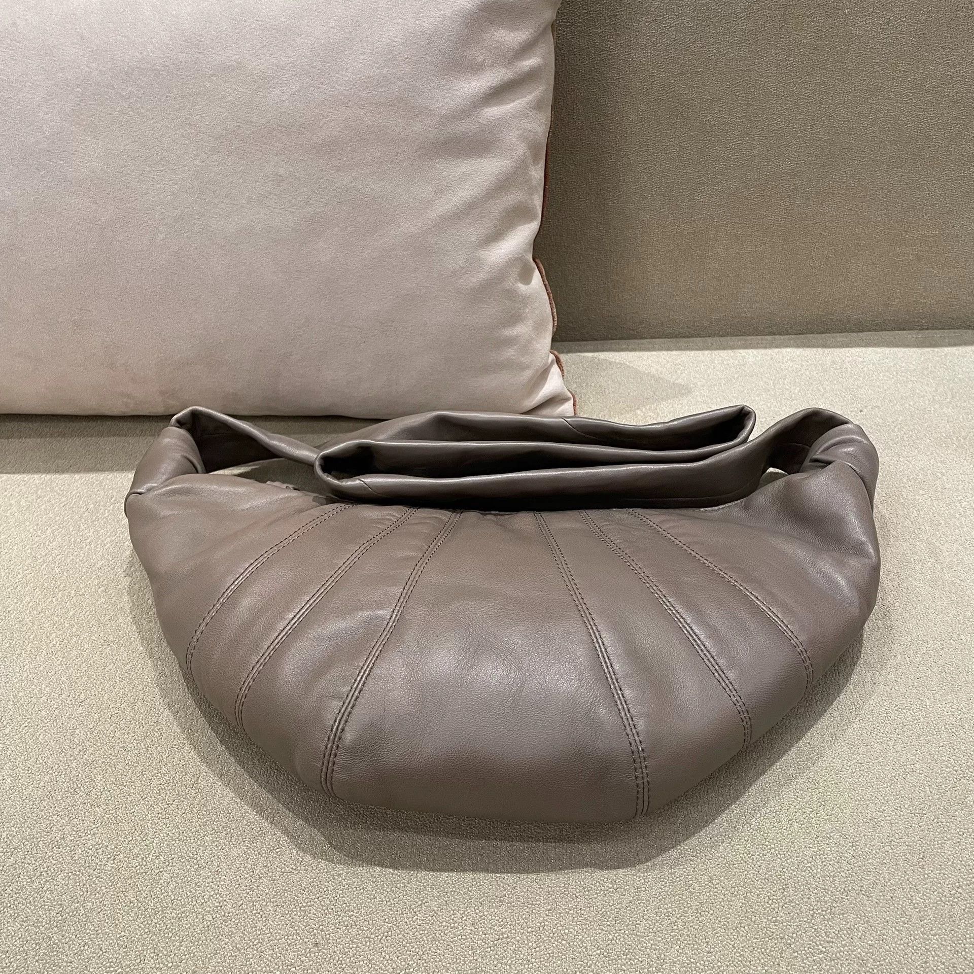 Lemaire Pre-loved Bag Brand new condition Size ONE SIZE - 6 Thumbnail