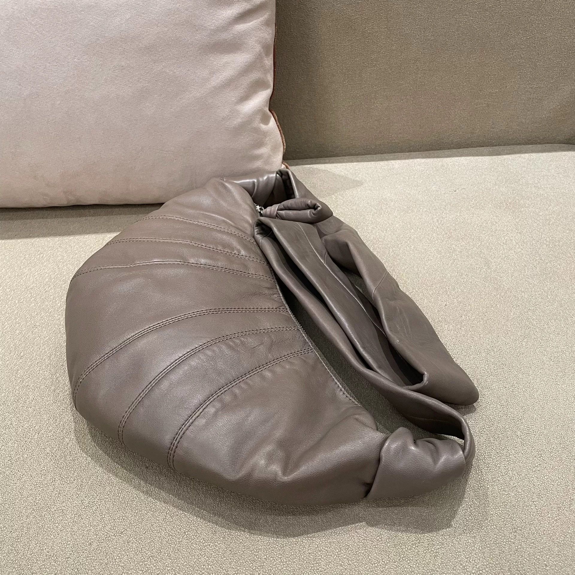 Lemaire Pre-loved Bag Brand new condition Size ONE SIZE - 4 Thumbnail