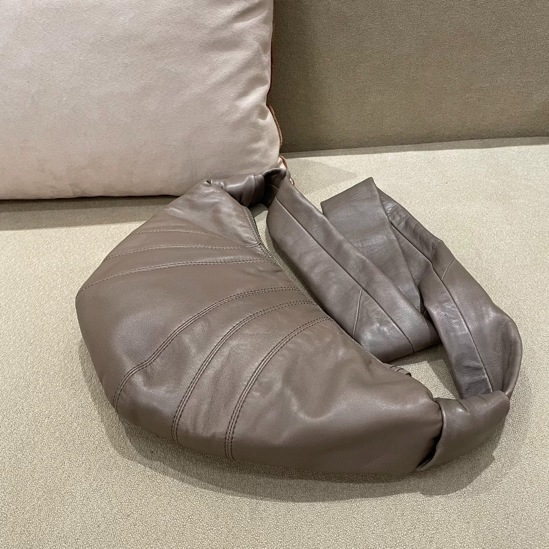 Lemaire Pre-loved Bag Brand new condition Size ONE SIZE - 5 Thumbnail