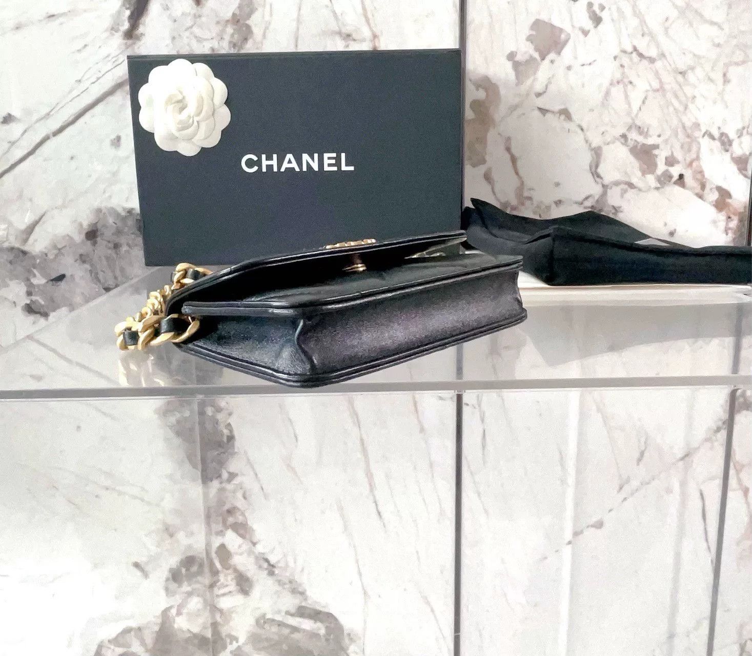 Chanel Pre-loved Bag Very good condition Size ONE SIZE - 5 Thumbnail