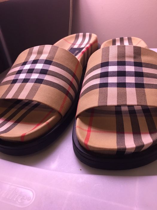 Burberry hot sale ashmore slides