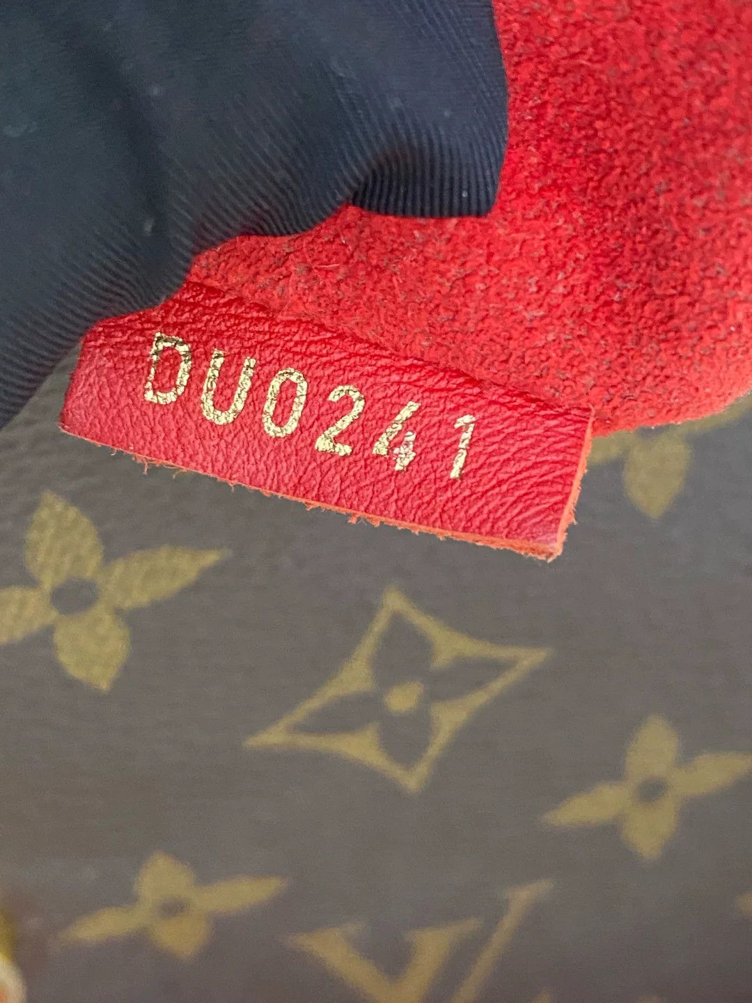 Louis Vuitton Pre-loved Bag Very good condition Size ONE SIZE - 7 Thumbnail