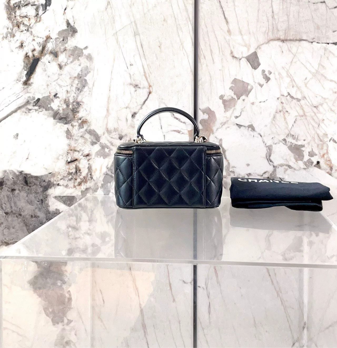 Chanel Pre-loved Bag Very good condition Size ONE SIZE - 2 Thumbnail