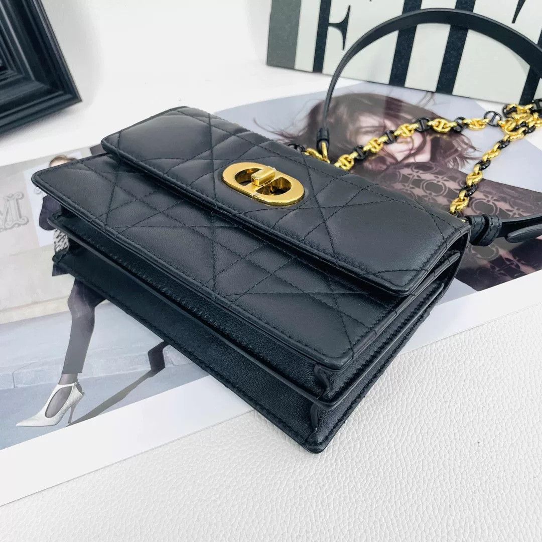 Dior Pre-loved Bag Very good condition Size ONE SIZE - 4 Thumbnail