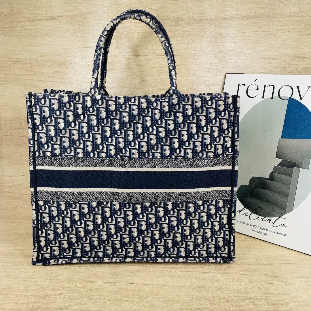 Dior Pre-loved Bag Very good condition Size ONE SIZE - 2 Thumbnail