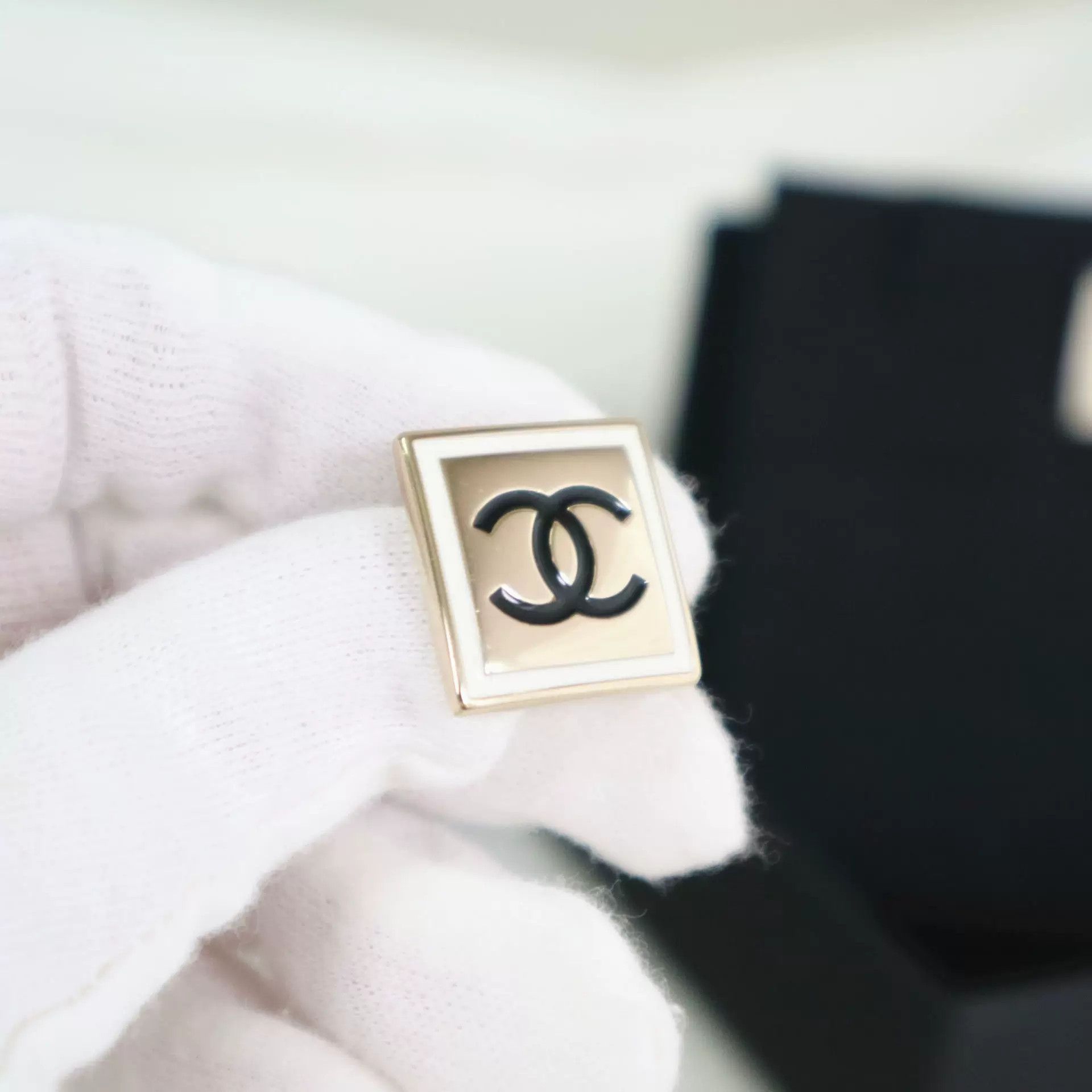 Chanel Pre-loved Bag Very good condition Size ONE SIZE - 5 Thumbnail