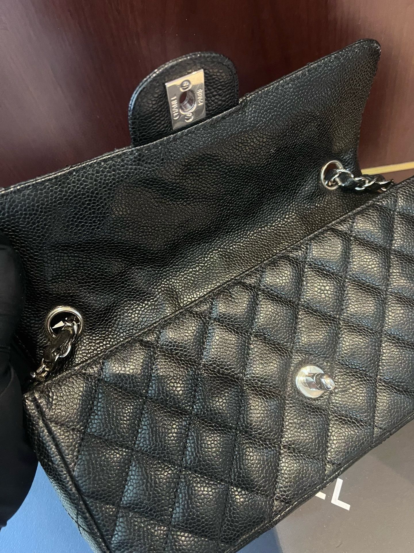Chanel Pre-loved Bag Very good condition Size ONE SIZE - 9 Thumbnail