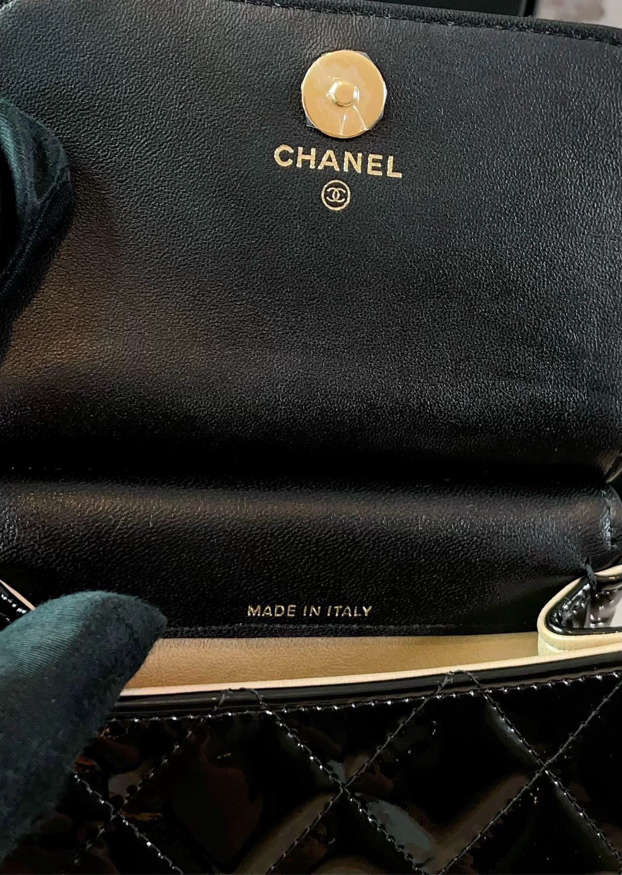 Chanel Pre-loved Bag Very good condition Size ONE SIZE - 8 Thumbnail