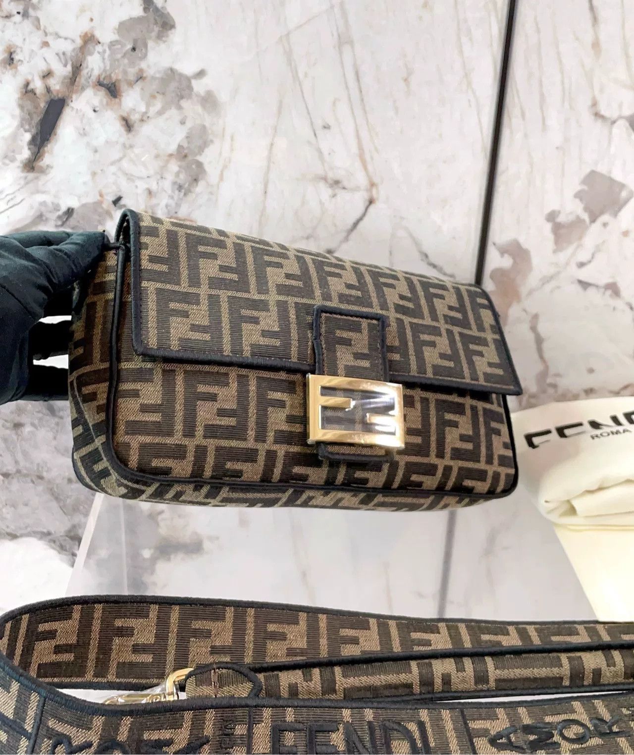 Fendi Pre-loved Bag Very good condition Size ONE SIZE - 6 Thumbnail