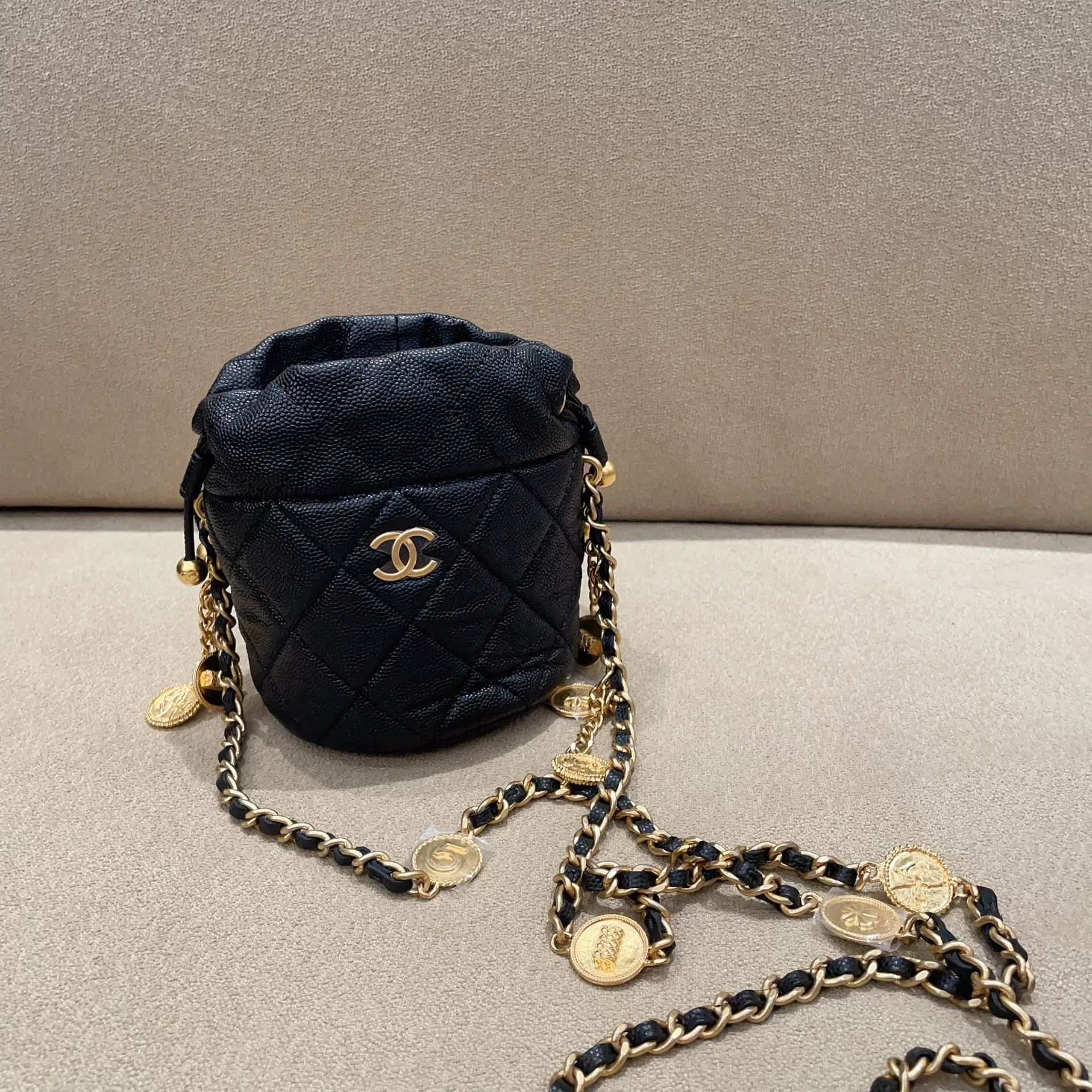 Chanel Pre-loved Bag Very good condition Size ONE SIZE - 7 Thumbnail